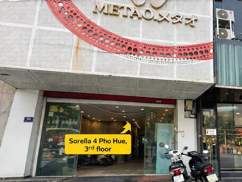 Sorella số 4 Phố Huế - lối vào toà nhà, Sorella ở tầng 3